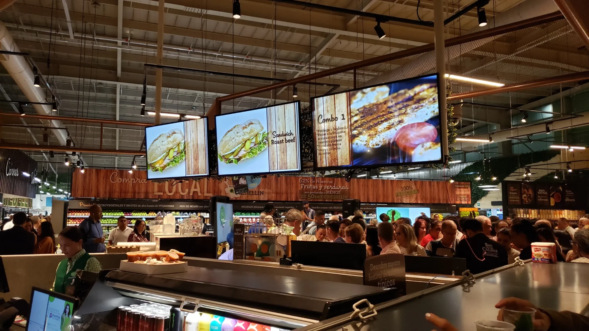 Menú digital en supermercado por Tekus